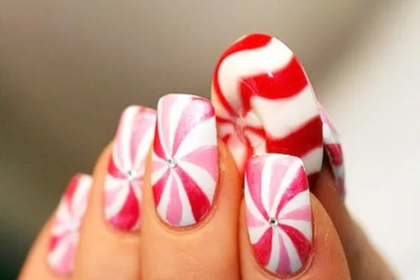 оригинален маникюр