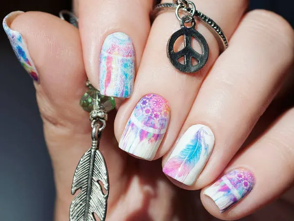 бял маникюр