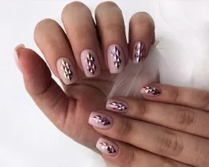 блестящ маникюр