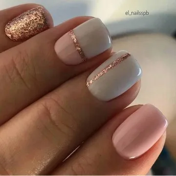 лента върху ноктите снимка