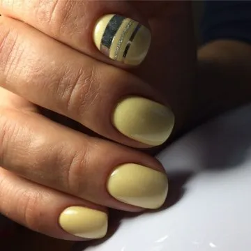 маникюр с панделка