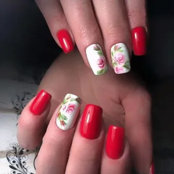 маникюр с цветя