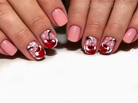 бял маникюр