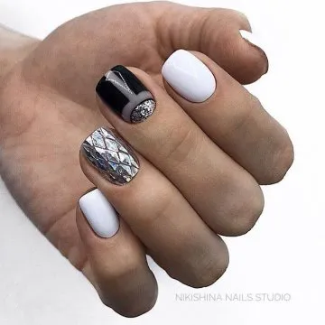 квадратен дизайн на ноктите 2019-2020