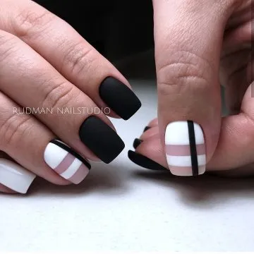 черни и бели нокти