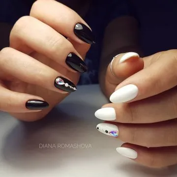 черни и бели нокти