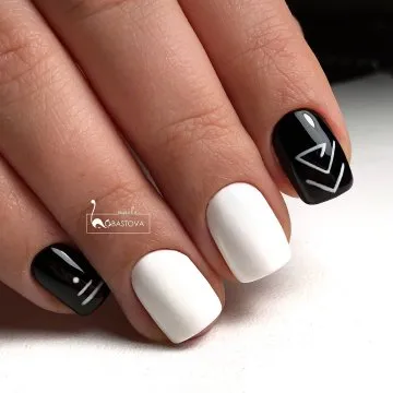черни и бели нокти