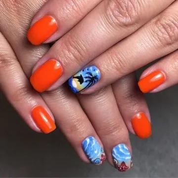 маникюр в море 2019