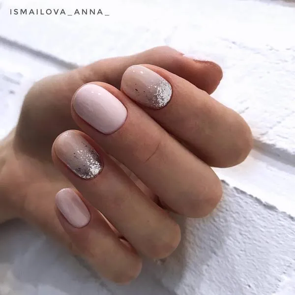 блестящ маникюр