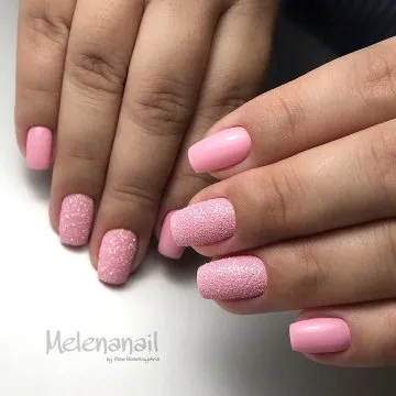 пастелен маникюр
