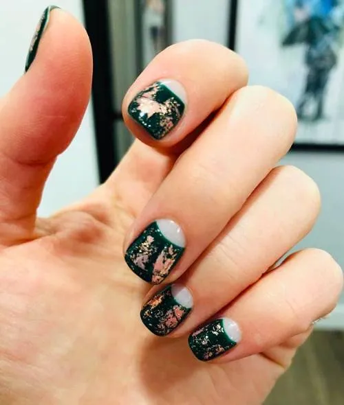 блестящ маникюр