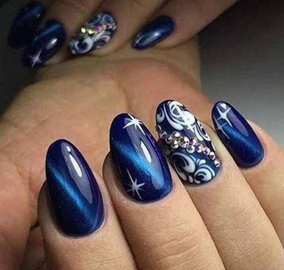 модерен маникюр