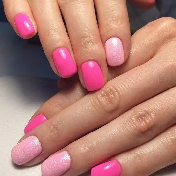 розов маникюр