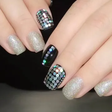 маникюр със сребро
