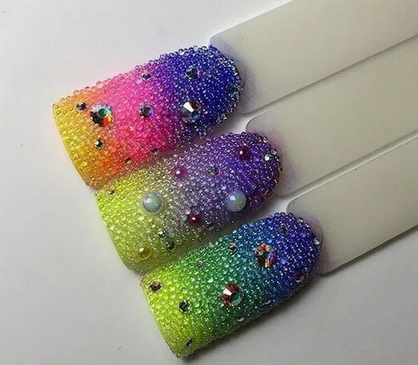 бял маникюр