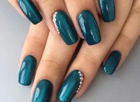 блестящ маникюр