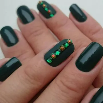 зелен дизайн на лак за нокти