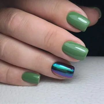 зелен маникюр