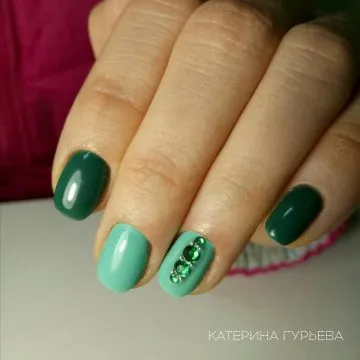 зелен дизайн на лак за нокти