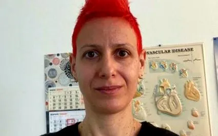 tágulását