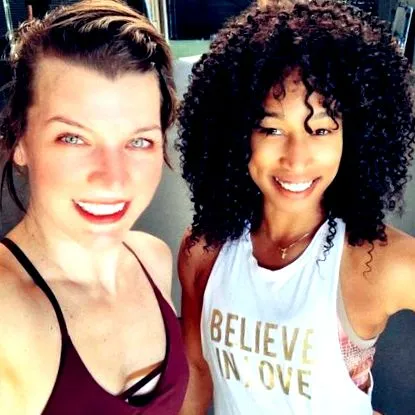 jovovich évvel
