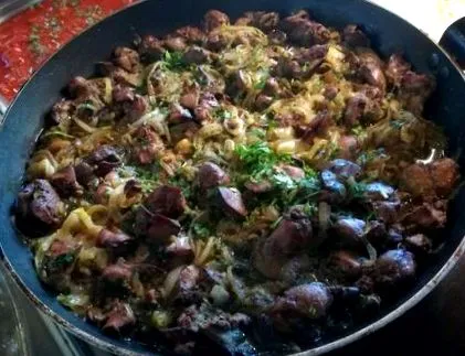 kegyetlenül