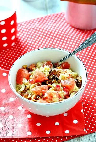 gyümölccsel quinoa