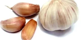 tartalmaz
