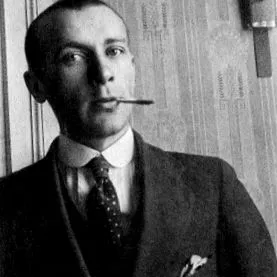 fészek életrajz