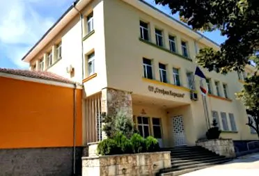 karadja iskola
