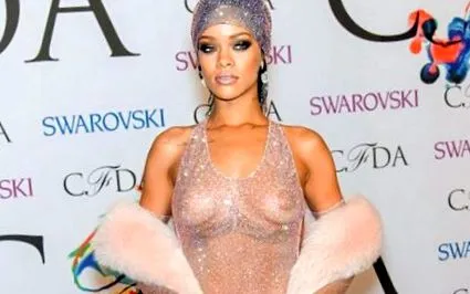rihanna meztelen