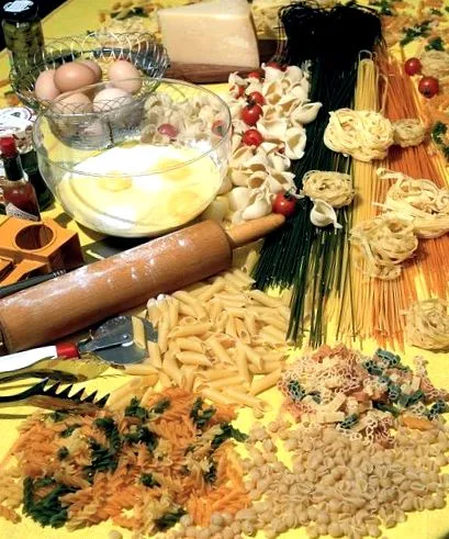 spageti forrásban lévő