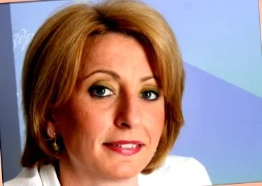 elárulja egész