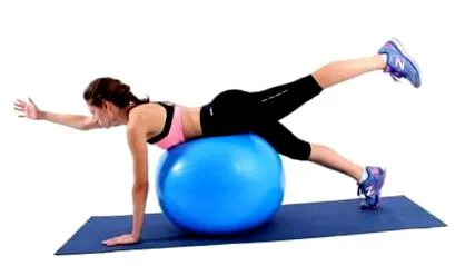 fitneszlabdával