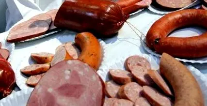 összes listeriával