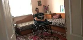 üvegfiúnak segítsünk