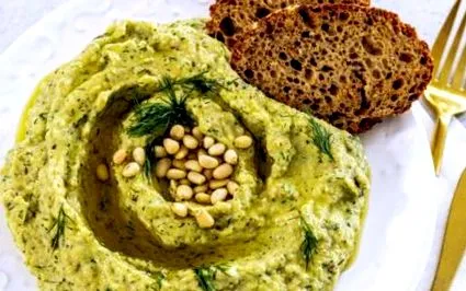 ízlés szerint evőkanál hummus