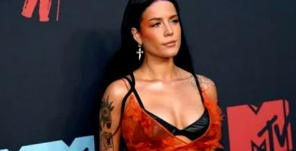 amely felfelé