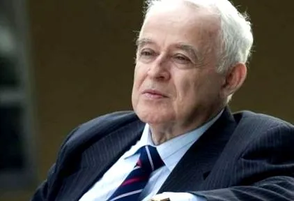 osztozik