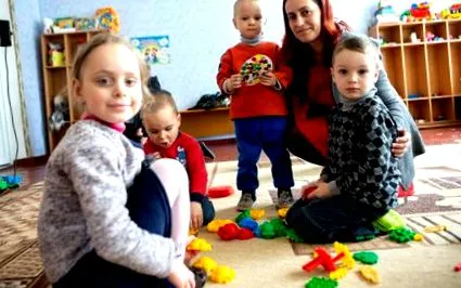 beszéljünk fiatalabb