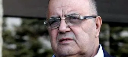 kommentár kommentár