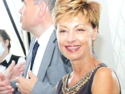 hivatalosan radina