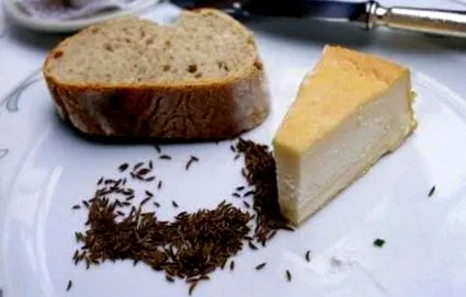 köménnyel