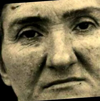 szörnyű