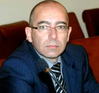 nélkül anyaméhben