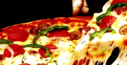 egyél pizzát
