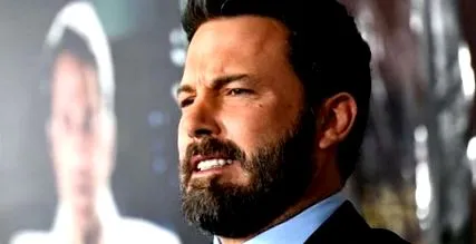 folyik affleck-kel