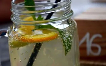 amely megtisztítja