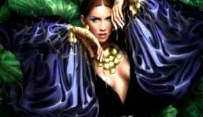 CENTER SELENA
