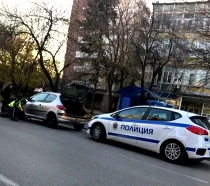 nőnek segítettek